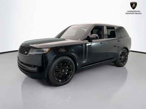 Used 2025 Land Rover Range Rover SE AWD/4WD image 3