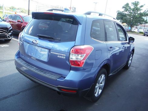 Used 2016 Subaru Forester 2.5i Limited AWD/4WD image 8
