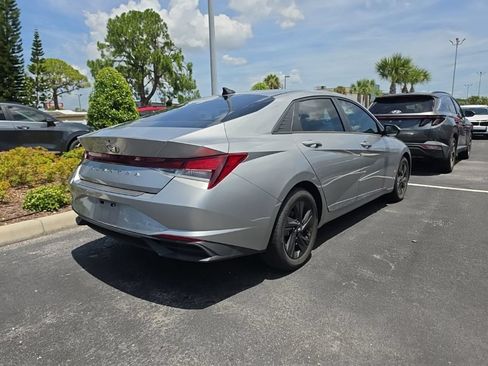 Used 2021 Hyundai Elantra SEL w/ Convenience Package FWD image 14