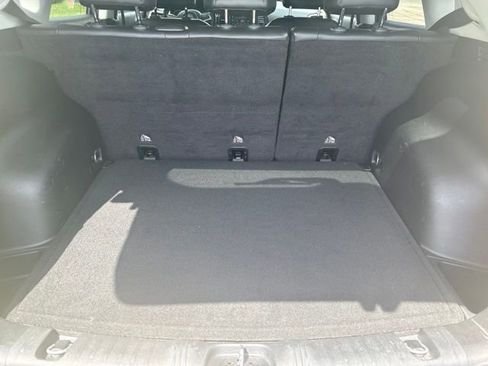 Used 2018 Jeep Compass Latitude w/ Cold Weather Group AWD/4WD image 12