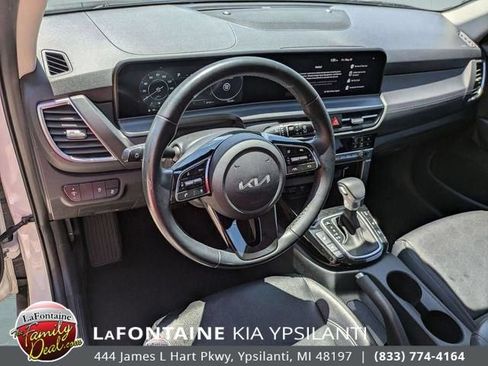 Certified 2024 Kia Seltos EX AWD/4WD image 11