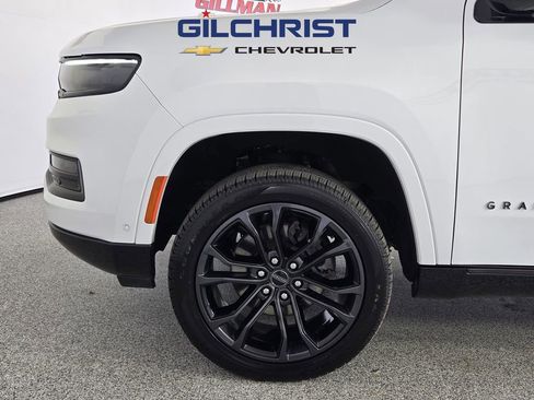 Used 2024 Jeep Grand Wagoneer Series II w/ Quick Order Packagew 28T image 8