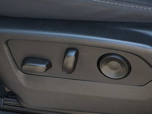 Used 2025 Chevrolet Silverado 1500 LT RWD image 17