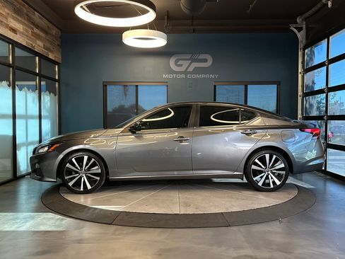 Used 2021 Nissan Altima 2.5 SR FWD image 6