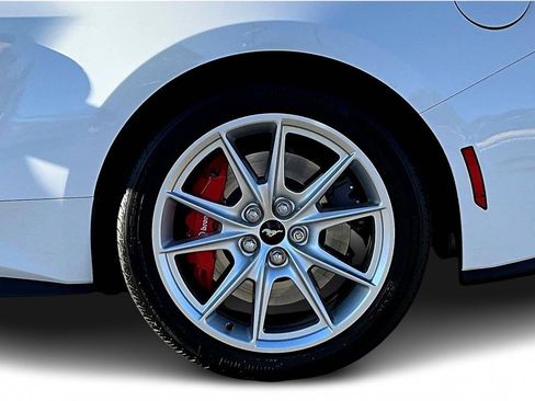 Used 2024 Ford Mustang GT Premium image 31