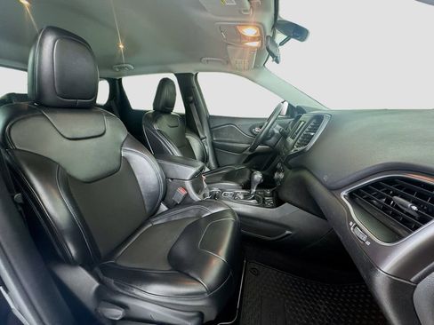 Used 2019 Jeep Cherokee Latitude Plus image 22