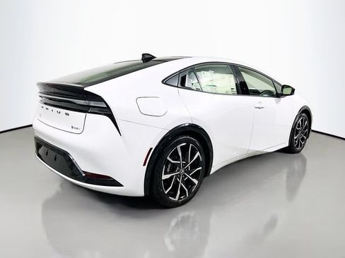 New 2026 Toyota Prius Plug-In Hybrid FWD image 3
