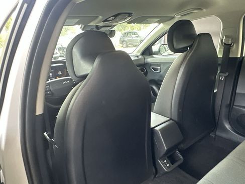 Used 2025 Kia K4 FWD image 23