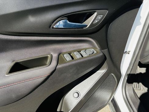 Used 2022 Chevrolet Equinox RS w/ RS Leather Package image 29