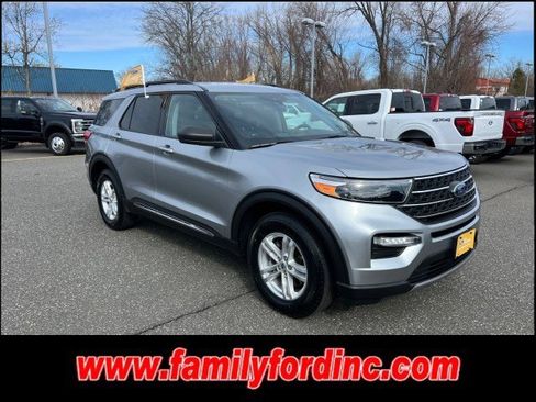 Certified 2022 Ford Explorer XLT w/ Equipment Group 202A AWD/4WD image 1