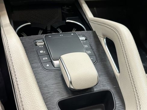 Certified 2021 Mercedes-Benz GLE 350 4MATIC w/ Premium Package image 33