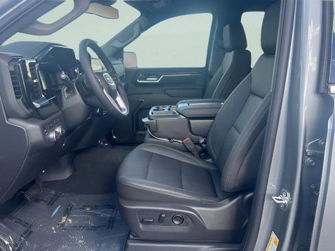 New 2026 GMC Sierra 1500 SLT AWD/4WD image 18