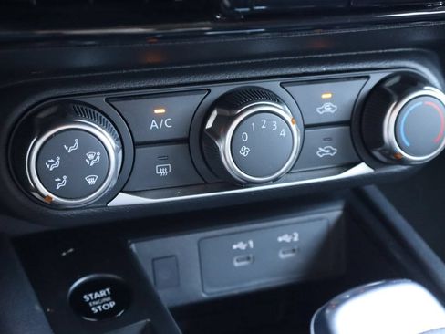 Used 2025 Nissan Kicks SV w/ Illumination Package FWD image 23