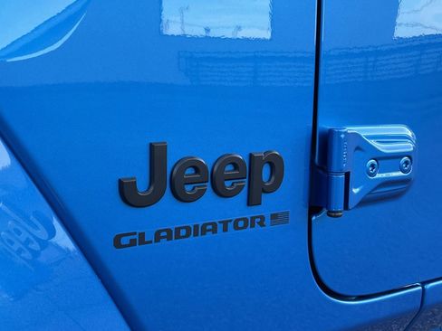 New 2025 Jeep Gladiator Sport AWD/4WD image 29