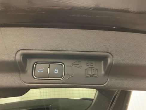 Used 2025 Ford Explorer ST AWD/4WD image 32