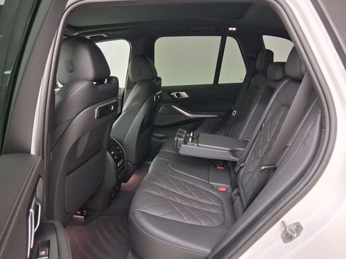Used 2025 BMW X5 xDrive40i w/ Parking Assistance Package AWD/4WD image 25