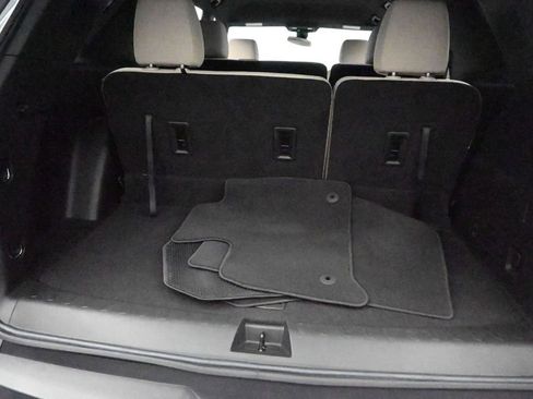 Used 2023 Chevrolet Traverse LS FWD image 19