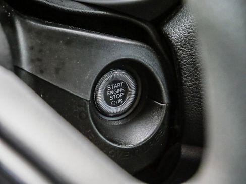 Used 2023 Jeep Renegade Latitude AWD/4WD image 40