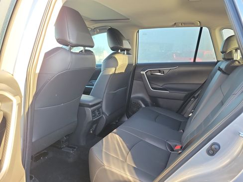Used 2025 Toyota RAV4 XLE Premium image 9