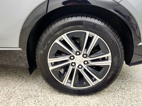 Used 2024 Cadillac Lyriq Luxury image 9