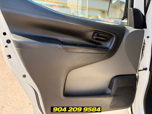 Used 2015 Nissan NV200 SV FWD image 42