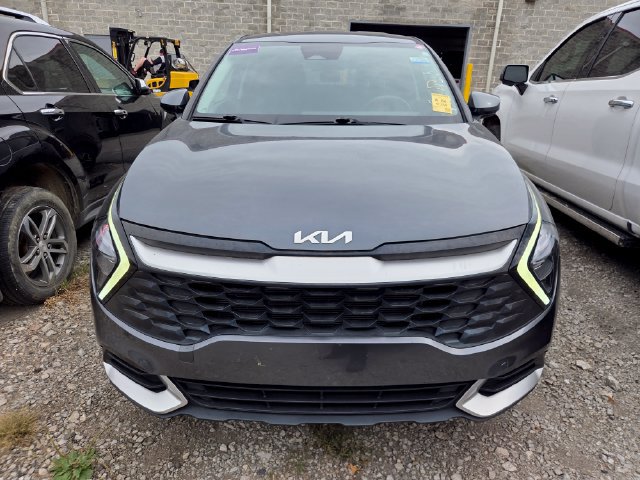 Used 2023 Kia Sportage LX AWD/4WD image 2