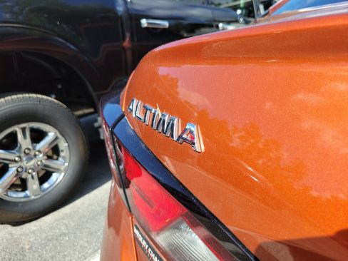Used 2021 Nissan Altima 2.5 SR FWD image 8