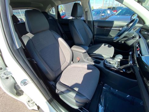 Used 2025 Kia Seltos S image 27