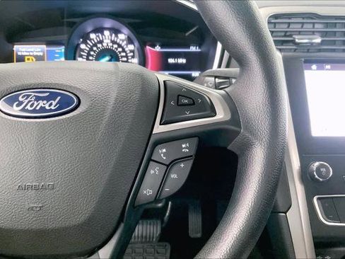 Used 2019 Ford Fusion SE FWD image 23