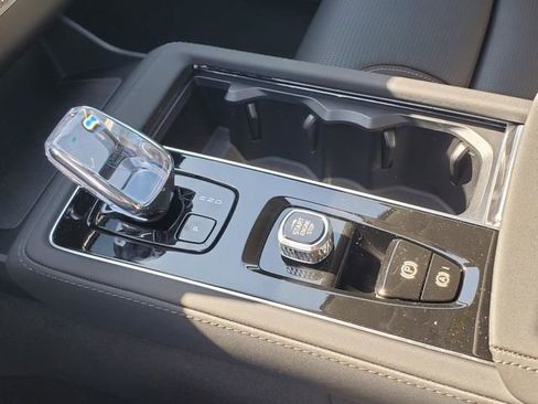New 2026 Volvo XC90 T8 Ultra w/ Protection Package Premier AWD/4WD image 25
