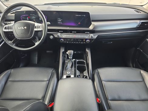 Certified 2025 Kia Telluride LX image 14