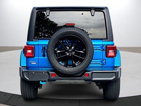 Used 2022 Jeep Wrangler Unlimited Sahara image 8