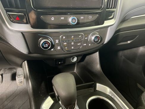 Used 2021 Chevrolet Traverse LT FWD image 18