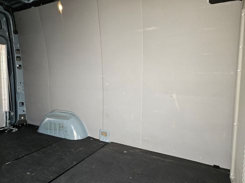 Used 2024 Mercedes-Benz Sprinter 2500 image 31