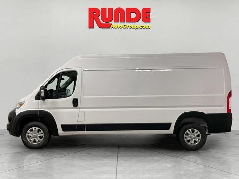 Used 2025 RAM ProMaster 3500 w/ Quick Order Package 22G SLT FWD image 2