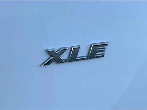 Certified 2018 Toyota RAV4 XLE image 21