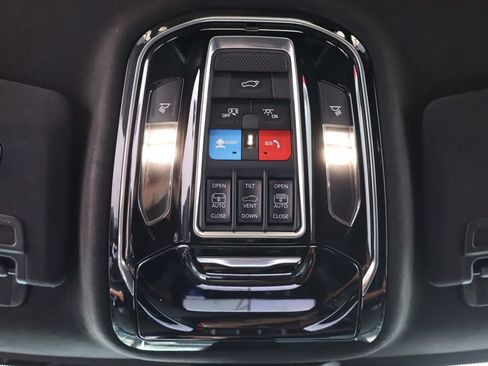 Used 2024 Jeep Grand Cherokee Summit AWD/4WD image 30