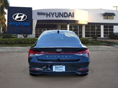 Certified 2023 Hyundai Elantra SEL FWD image 5
