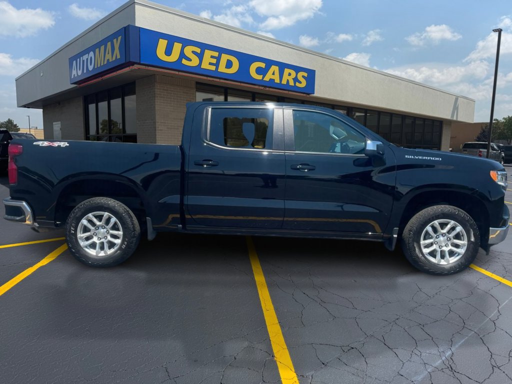 Used 2024 Chevrolet Silverado 1500 LT AWD/4WD image 2