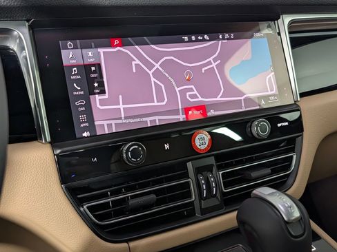 New 2026 Porsche Macan AWD/4WD image 33