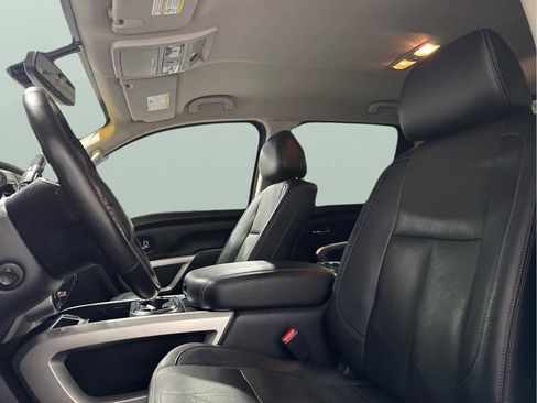 Used 2019 Nissan Titan SL w/ Off-Road Package image 22