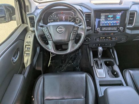 Used 2023 Nissan Frontier SV w/ SV Premium Package AWD/4WD image 17