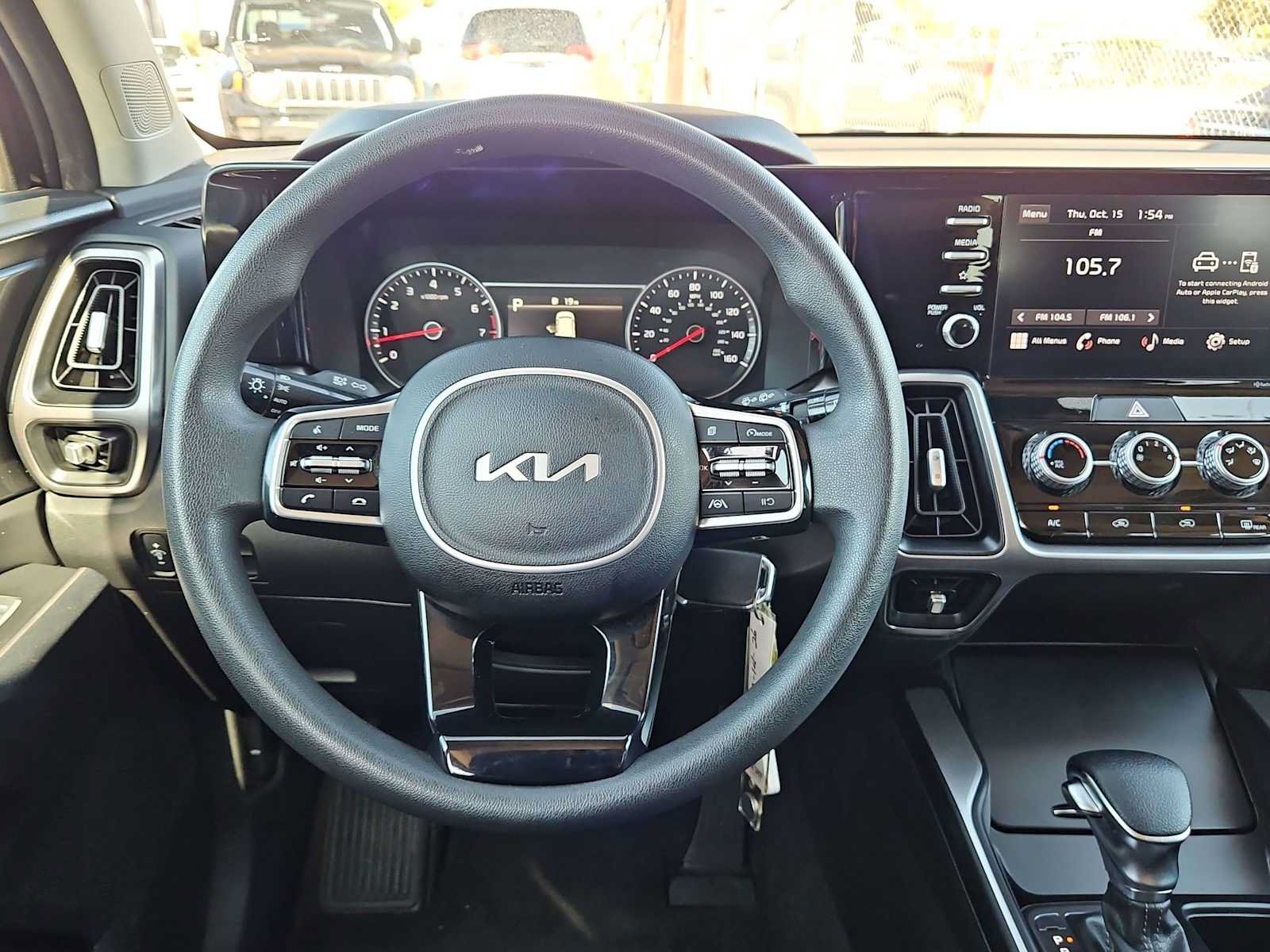 Used 2023 Kia Sorento LX FWD image 14