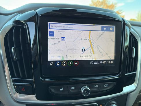 Used 2020 Chevrolet Traverse LT w/ LT Premium Package image 19