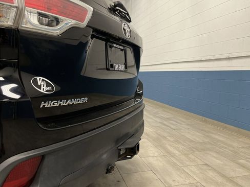 Used 2015 Toyota Highlander XLE image 36