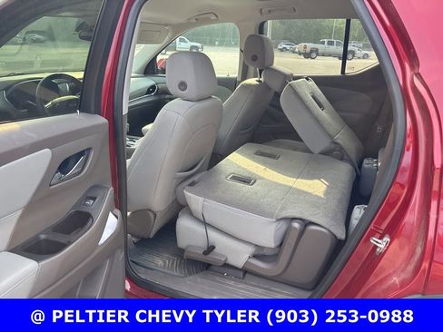 Used 2020 Chevrolet Traverse LT FWD image 18