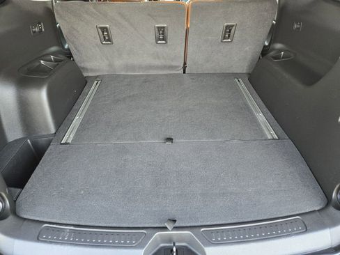 Used 2020 GMC Acadia AT4 w/ Driver Alert Package II AWD/4WD image 31