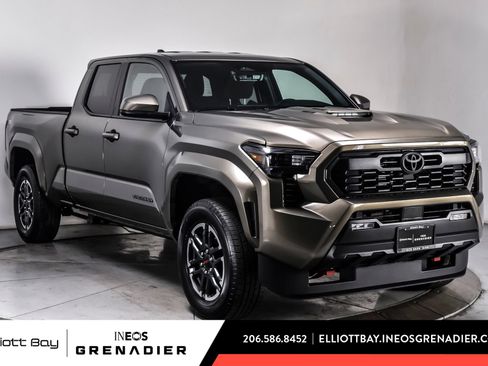 Used 2025 Toyota Tacoma TRD Sport AWD/4WD image 1