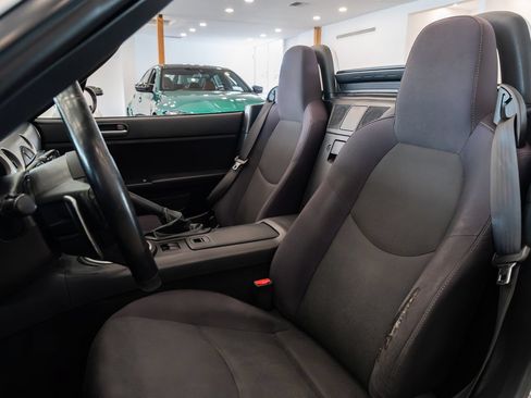 Used 2010 MAZDA MX-5 Miata Touring RWD image 17