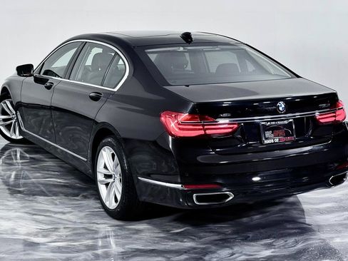Used 2018 BMW 750i xDrive AWD/4WD image 12